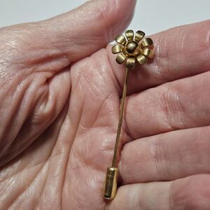 Gold Tone Vintage Dainty Daisy Stick Pin